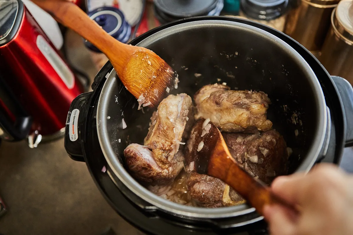 Pressure cookers for healthy meals, saving energy and time